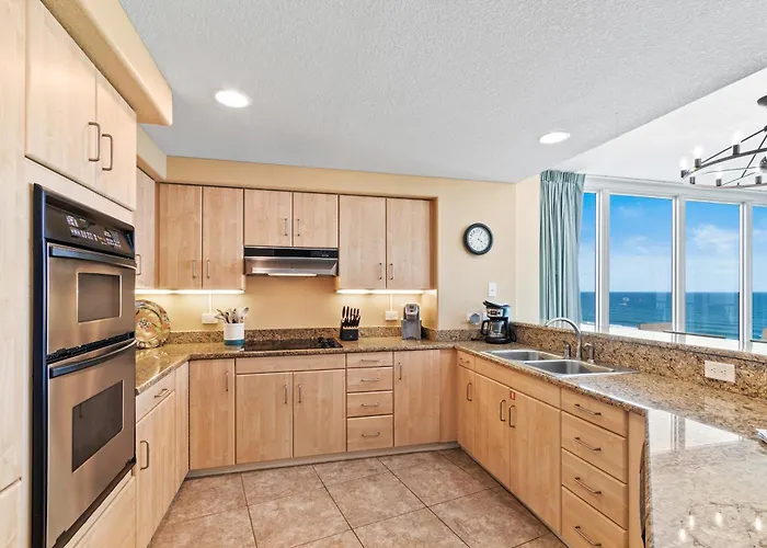Island Tower 701 Apartment